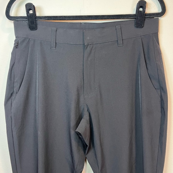 Fabletics Mens The Only Pant Black Regular Fit Performance Golf Stretch Sz 30x30 - Picture 2 of 11